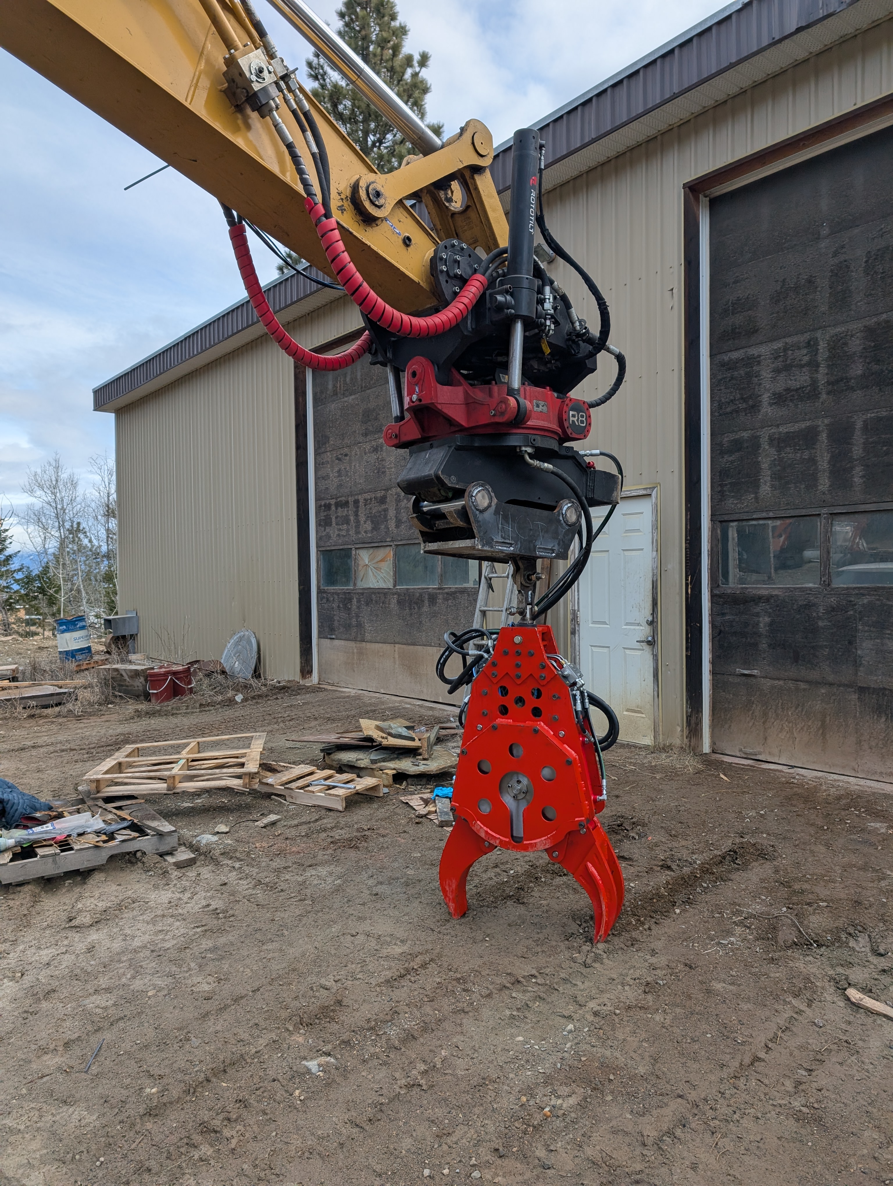 Cutting a rail in muddy conditions
