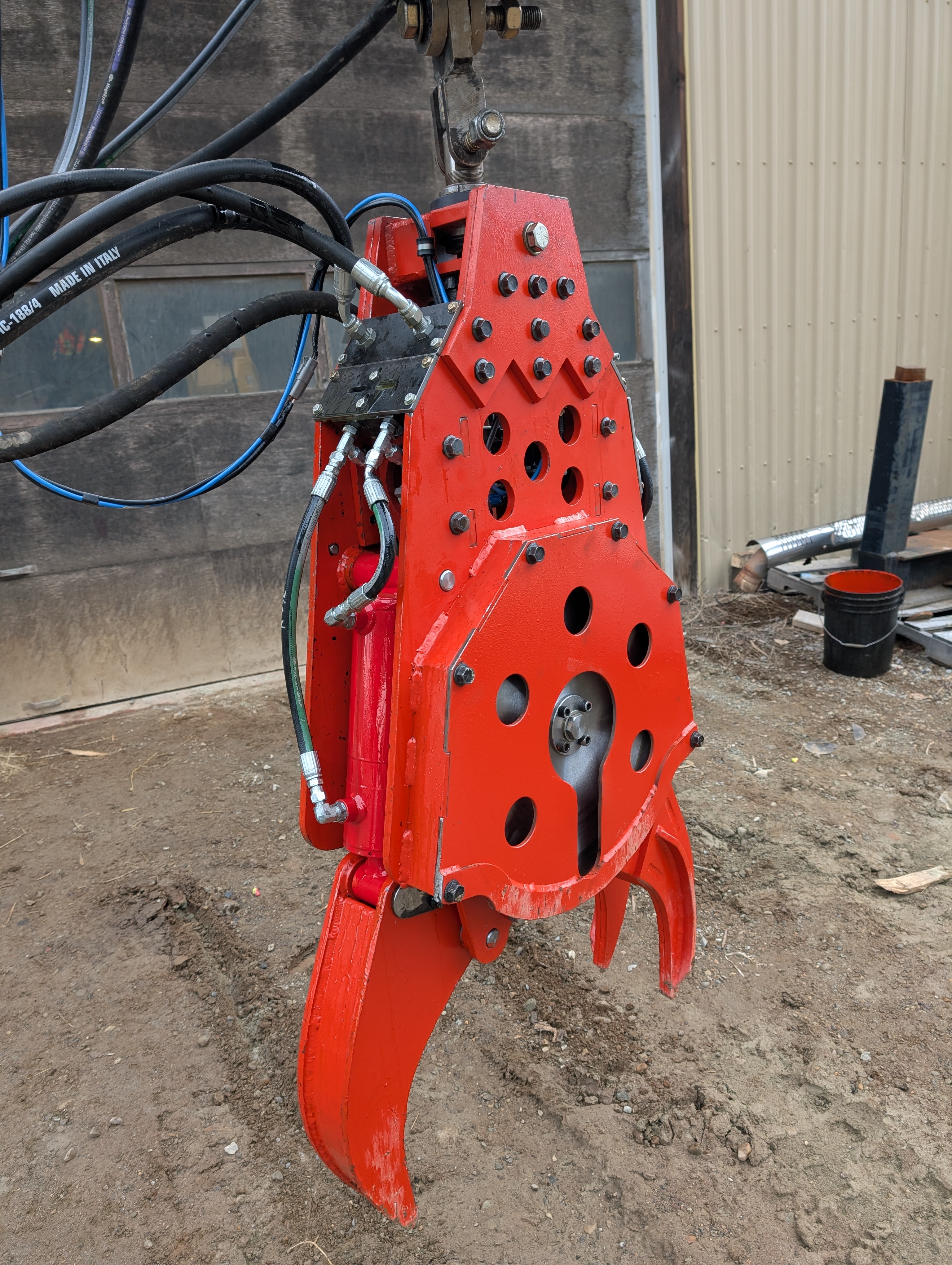 RailSaw Max mounted on excavator